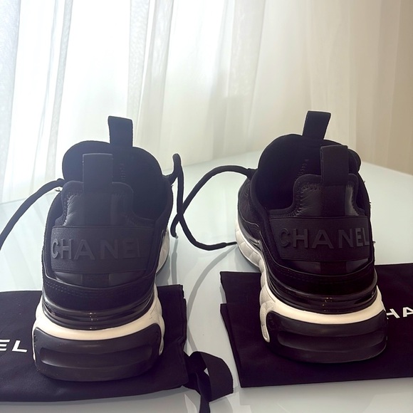 CHANEL 2025 collection suede black sneakers. - Picture 8 of 10